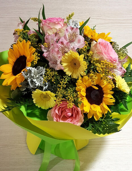 Bouquet di fiori misti solare